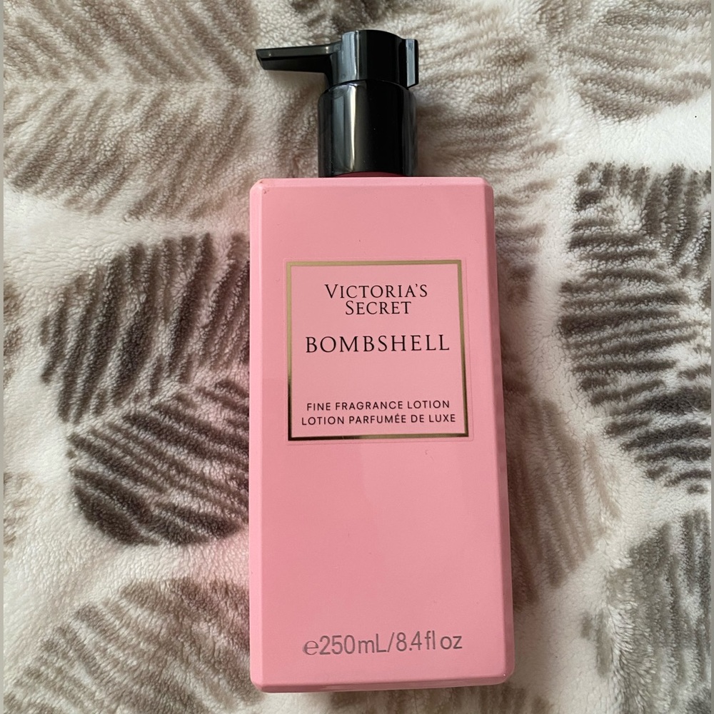 Victoria’s Secret Bombshell Fine Fragrance Lotion